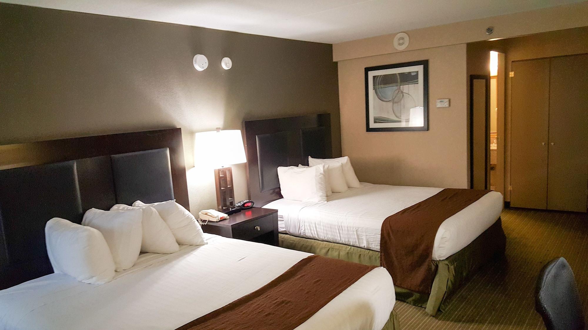 Quality Inn & Suites Charleston - Civic Center Экстерьер фото