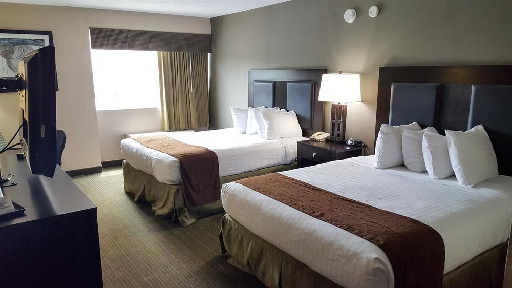 Quality Inn & Suites Charleston - Civic Center Экстерьер фото