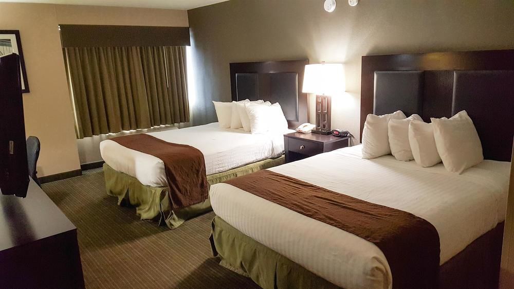 Quality Inn & Suites Charleston - Civic Center Экстерьер фото